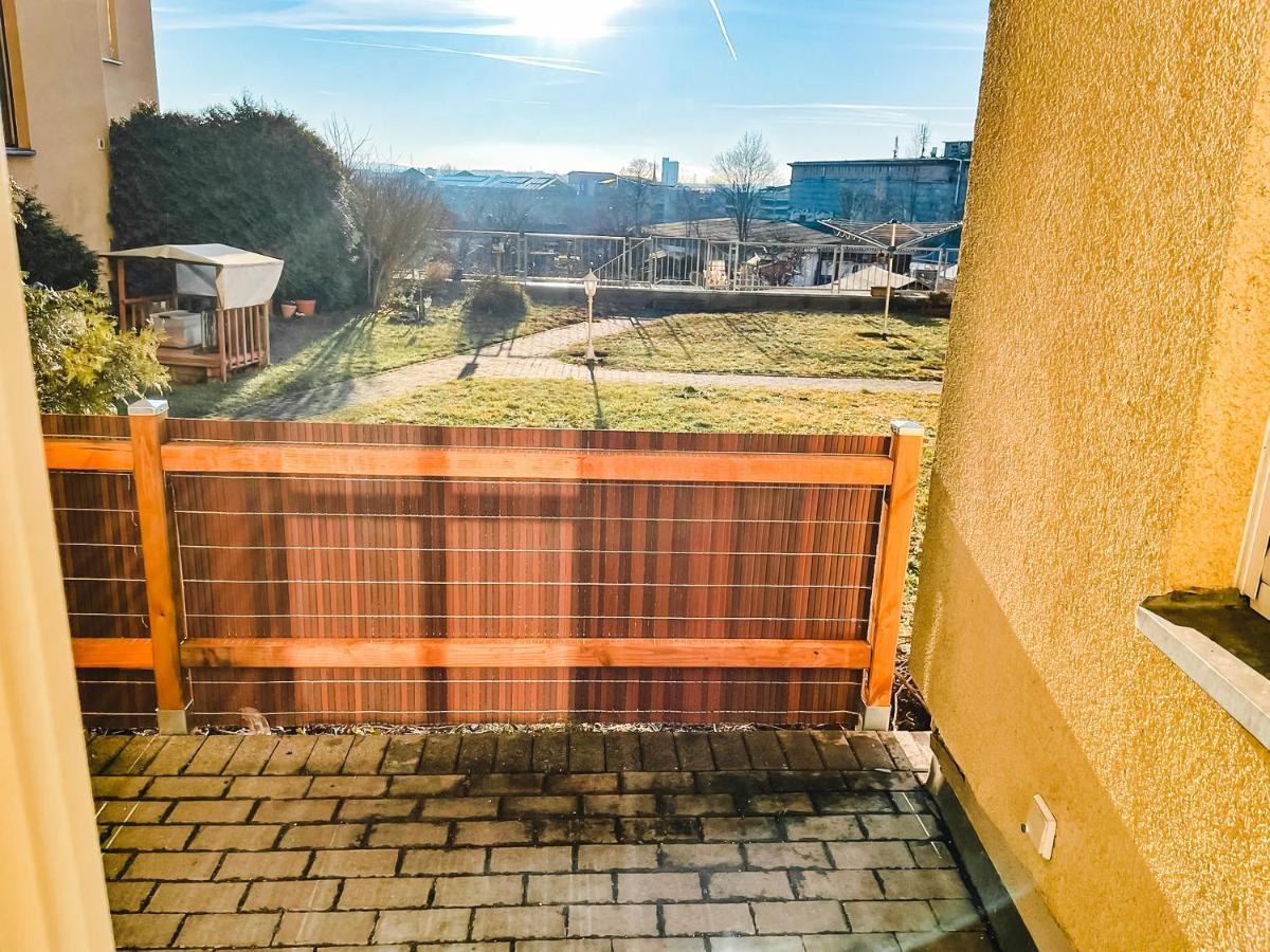 Schoene Wohnung, Eigene Terrasse, Privater Parkplatz, Wi-Fi, Waschmaschine, 3P Chemnitz Kültér fotó